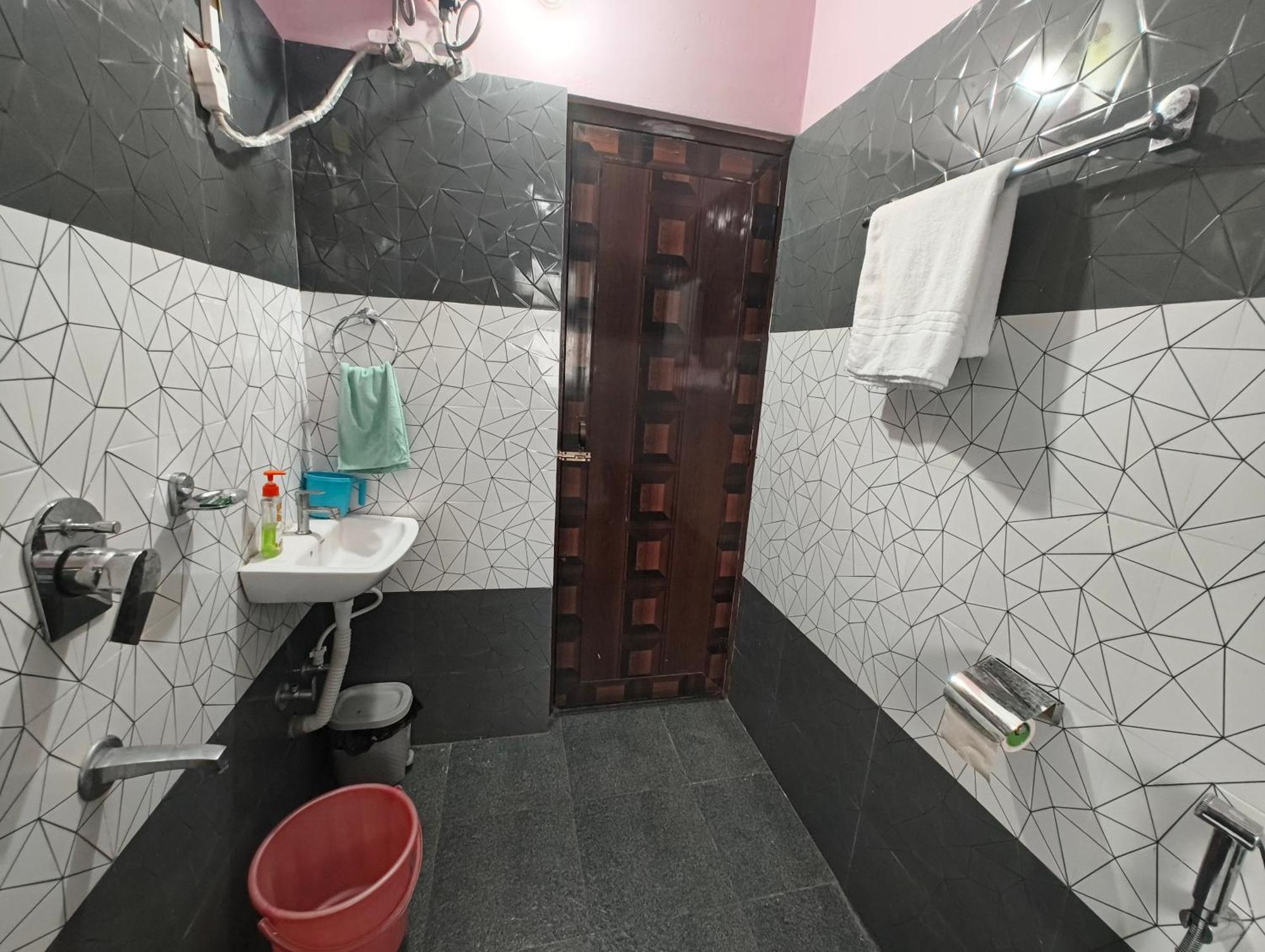 Anjali Homestay - 10 Mins From Airport Shiliguri Exterior foto